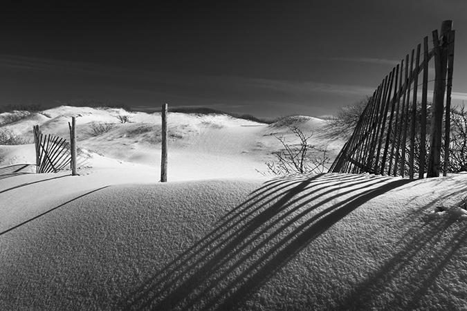 WINTER DUNE AND FENCE B&W 2